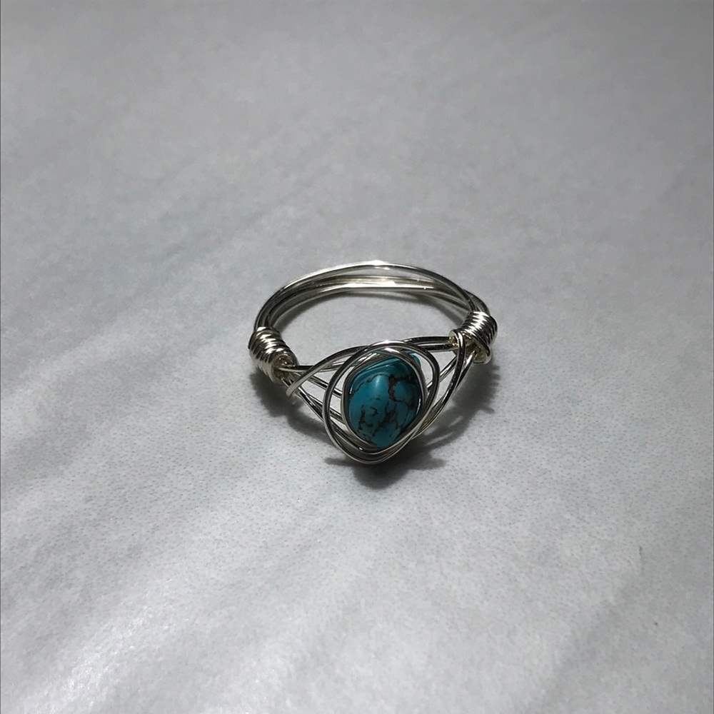 Blue HowLite crystal wire ring - Picture 2 of 3